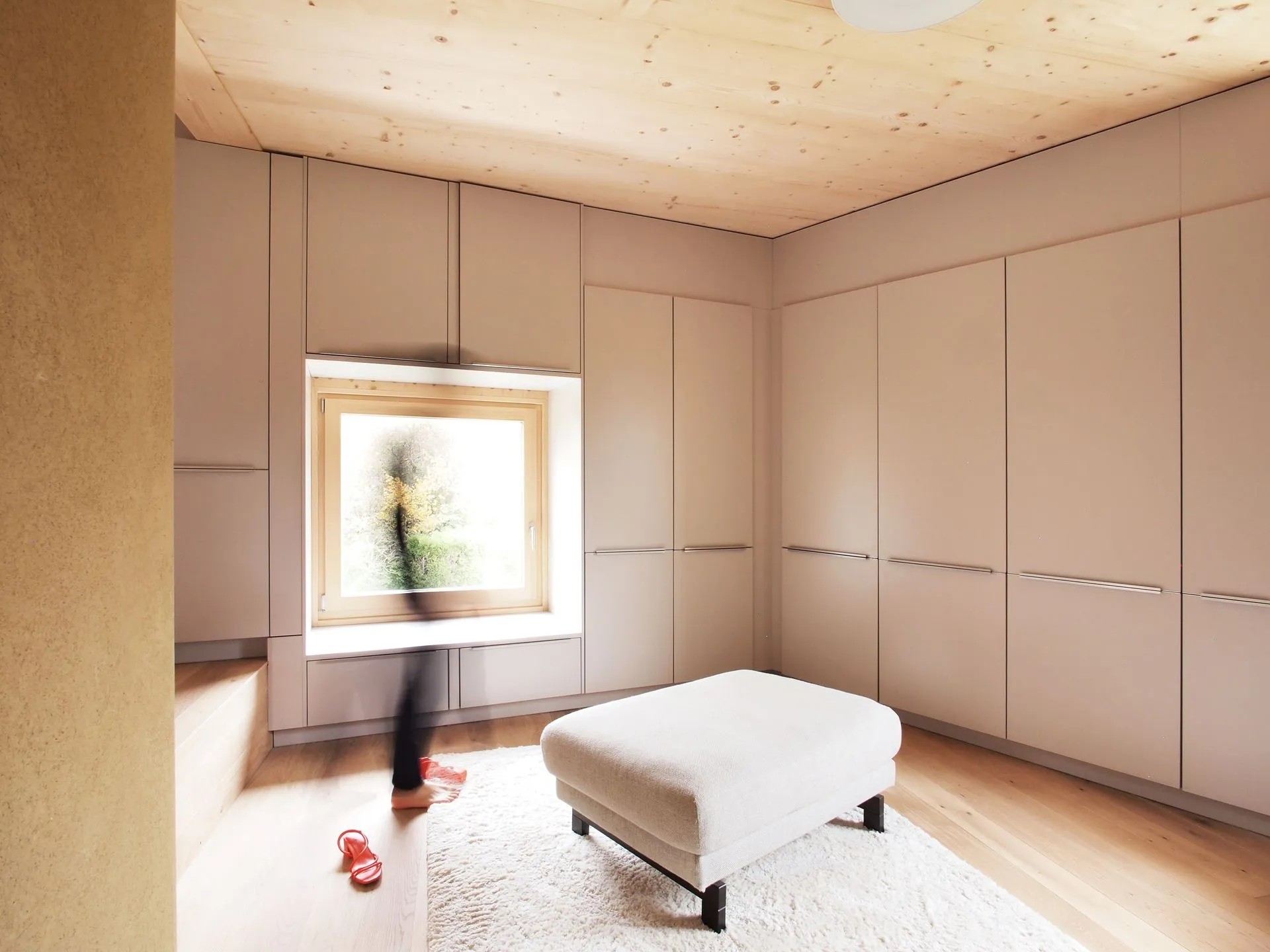 Doppelhaus Kolbetergasse - Ankleide mit Holzdecke und Lehmputz