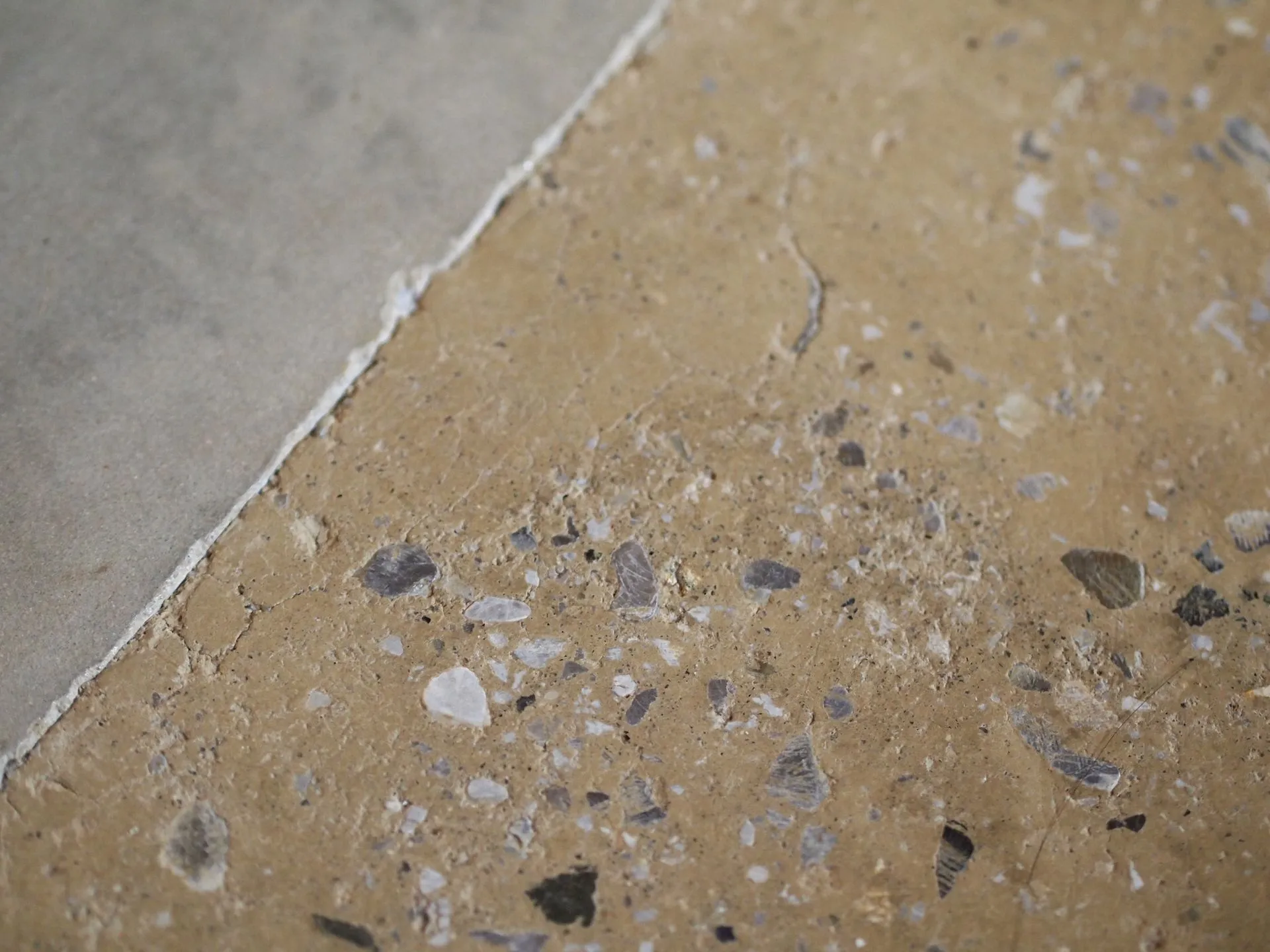 Doppelhaus Kolbetergasse - Terrazzo-Estrichboden Detail