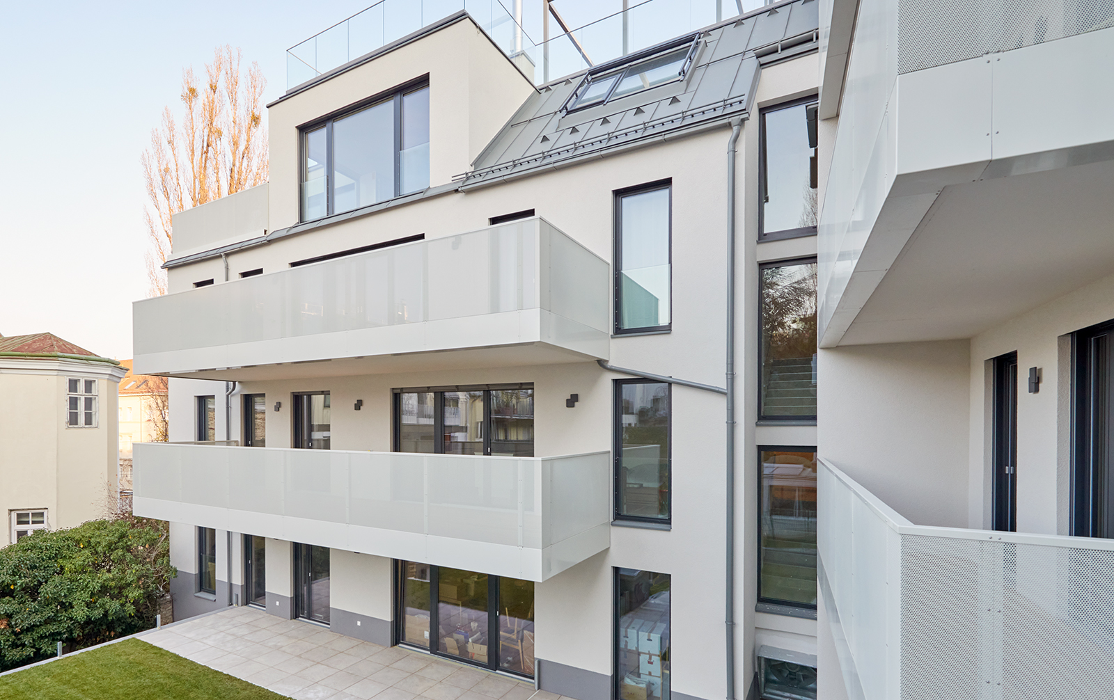 Neubau Währing - Hoffassade mit Balkonen